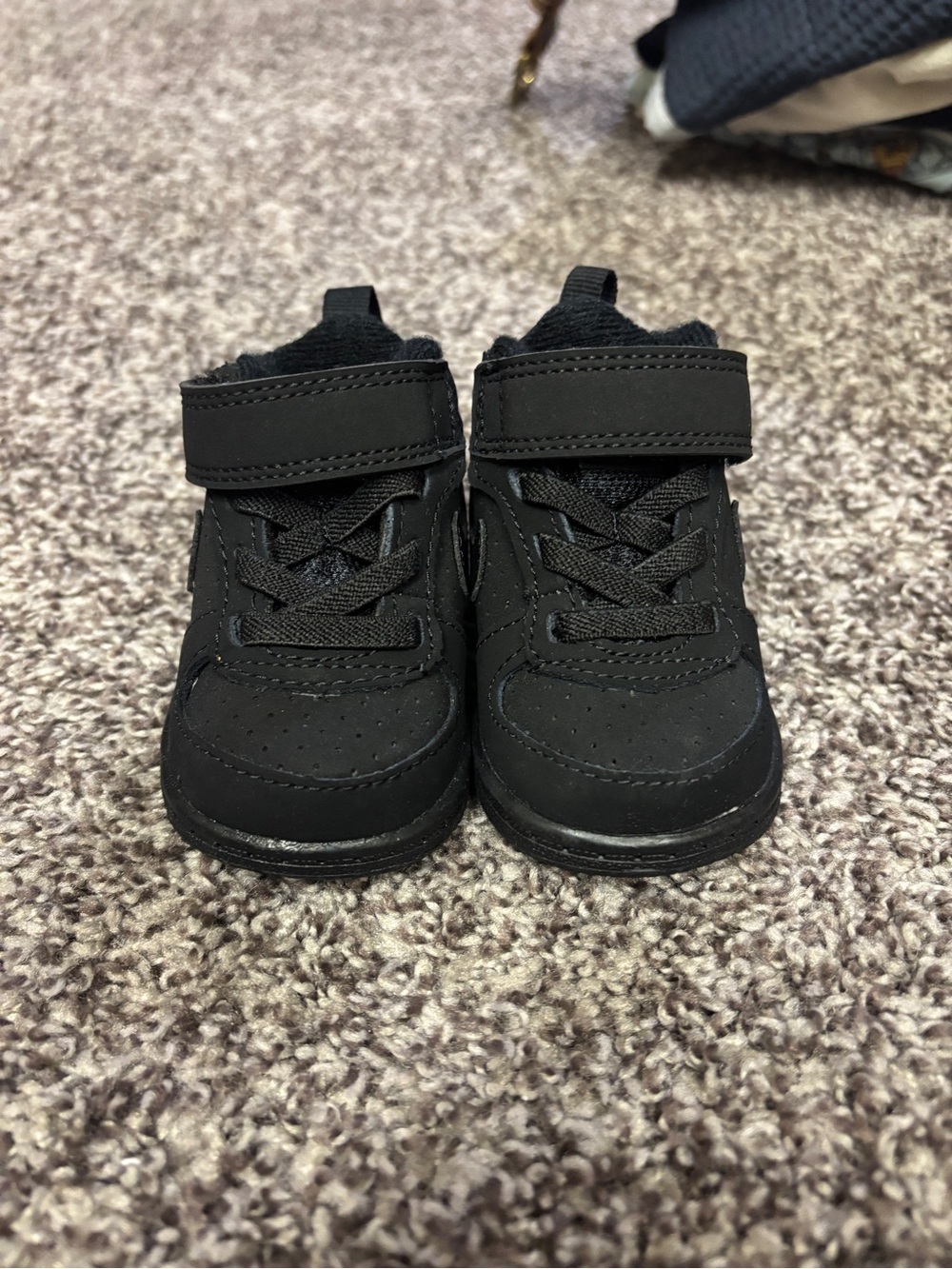 Nike Kids Black Velcro Sneakers